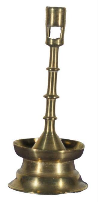 Socket candlestick