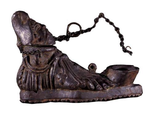 Lamp in the form of a foot